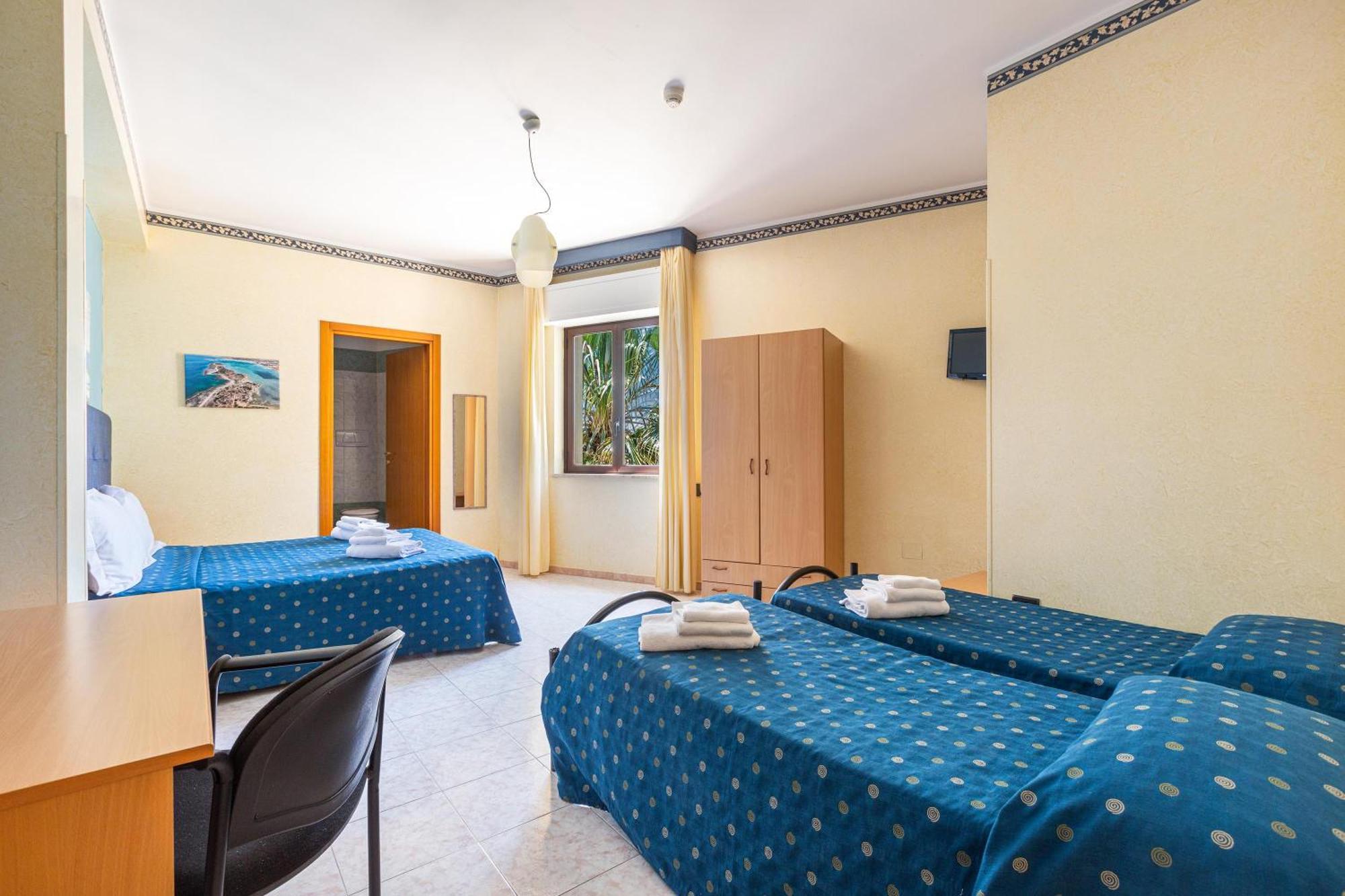 Hotel Il Riccio Porto Cesareo Exterior photo