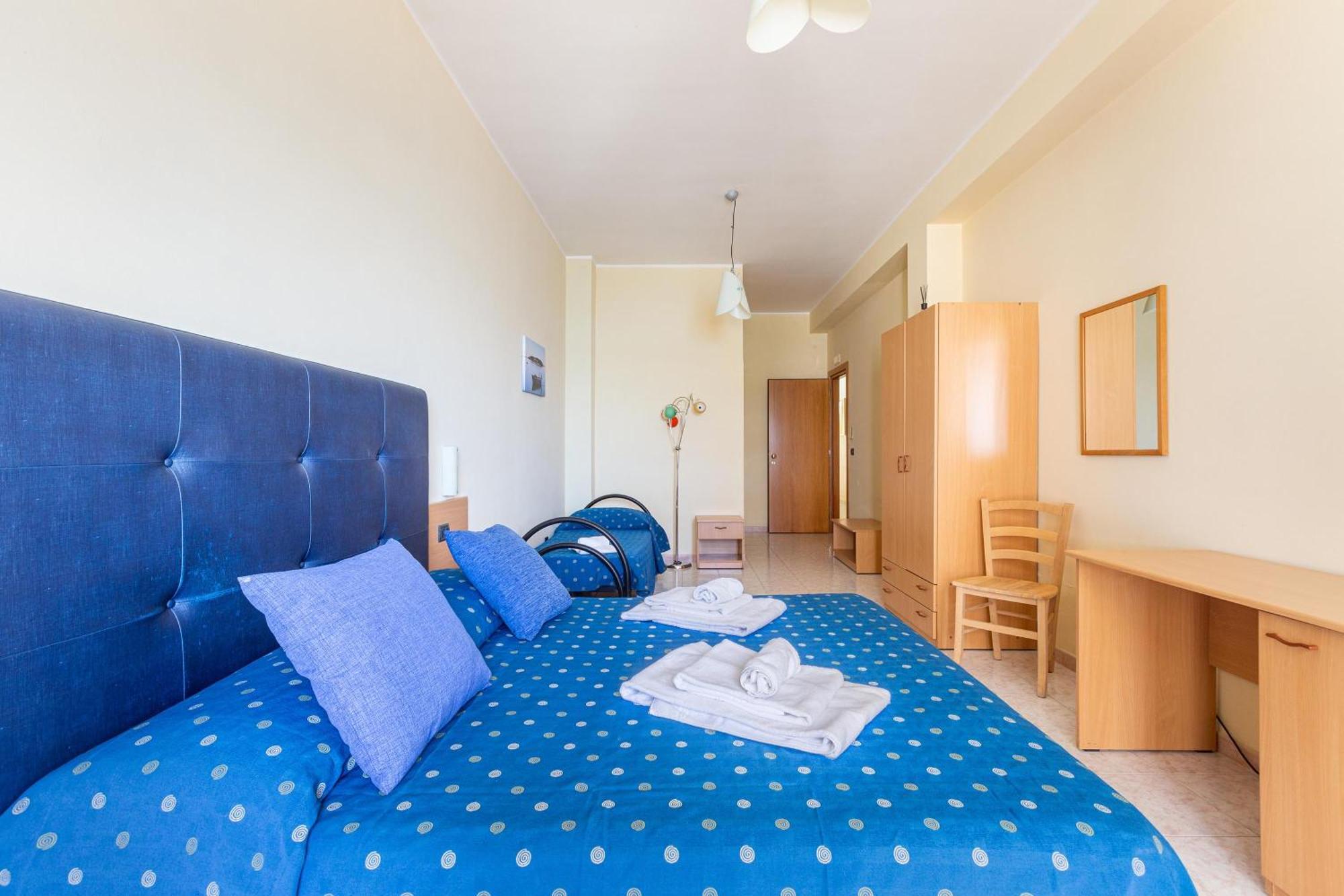 Hotel Il Riccio Porto Cesareo Exterior photo