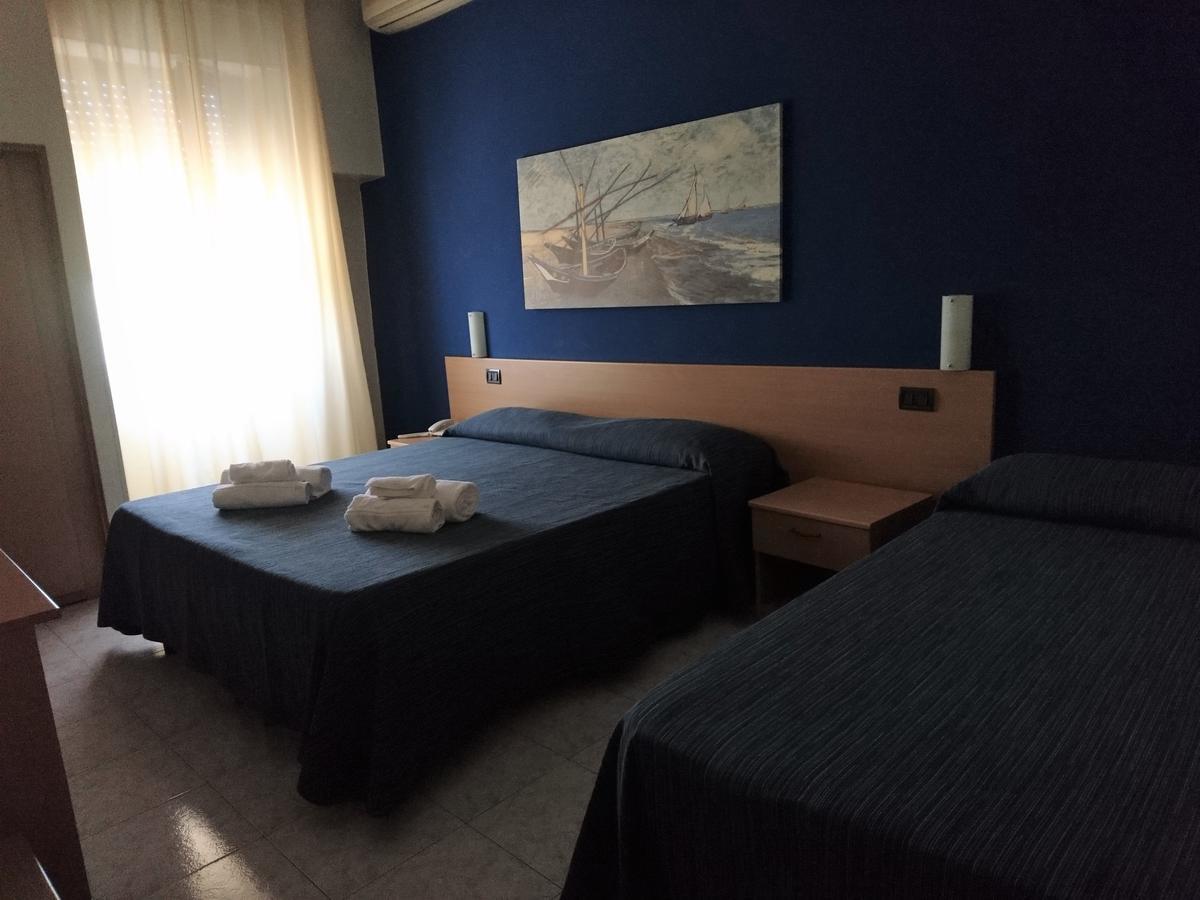 Hotel Il Riccio Porto Cesareo Exterior photo