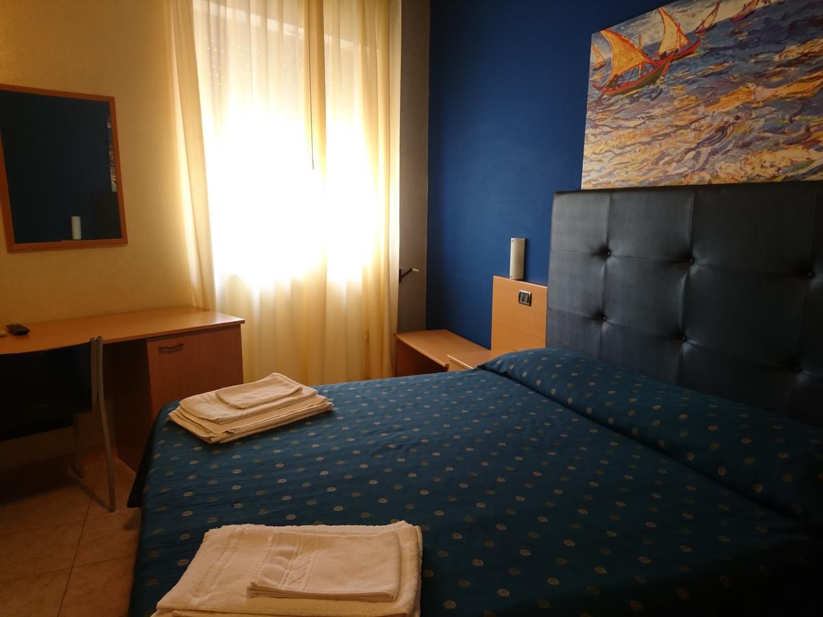 Hotel Il Riccio Porto Cesareo Exterior photo