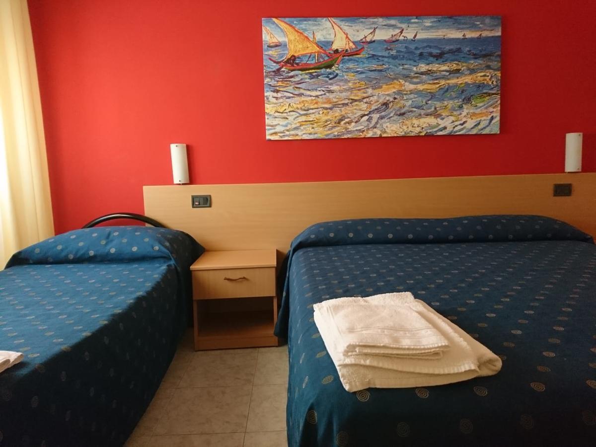Hotel Il Riccio Porto Cesareo Exterior photo