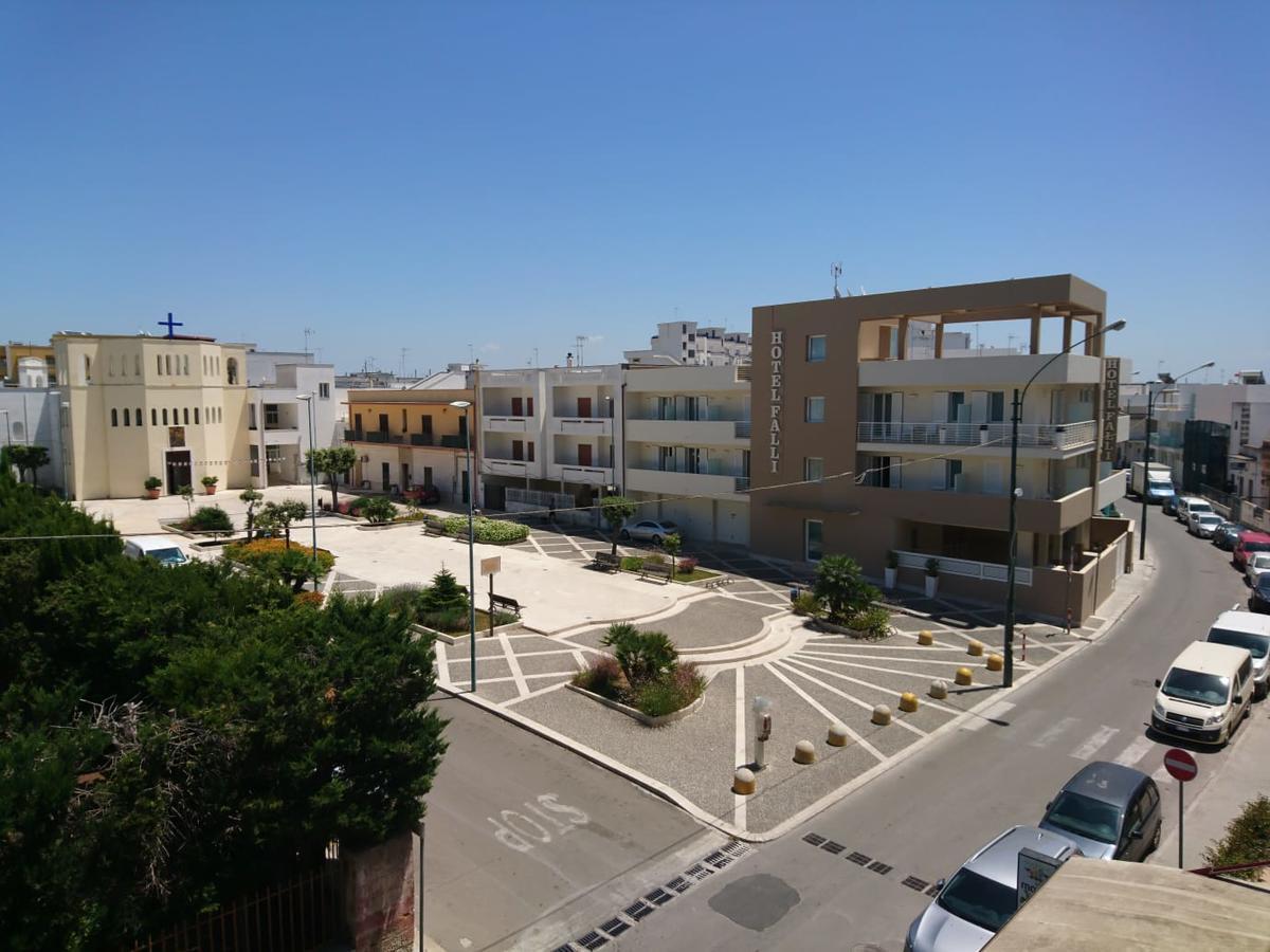 Hotel Il Riccio Porto Cesareo Exterior photo