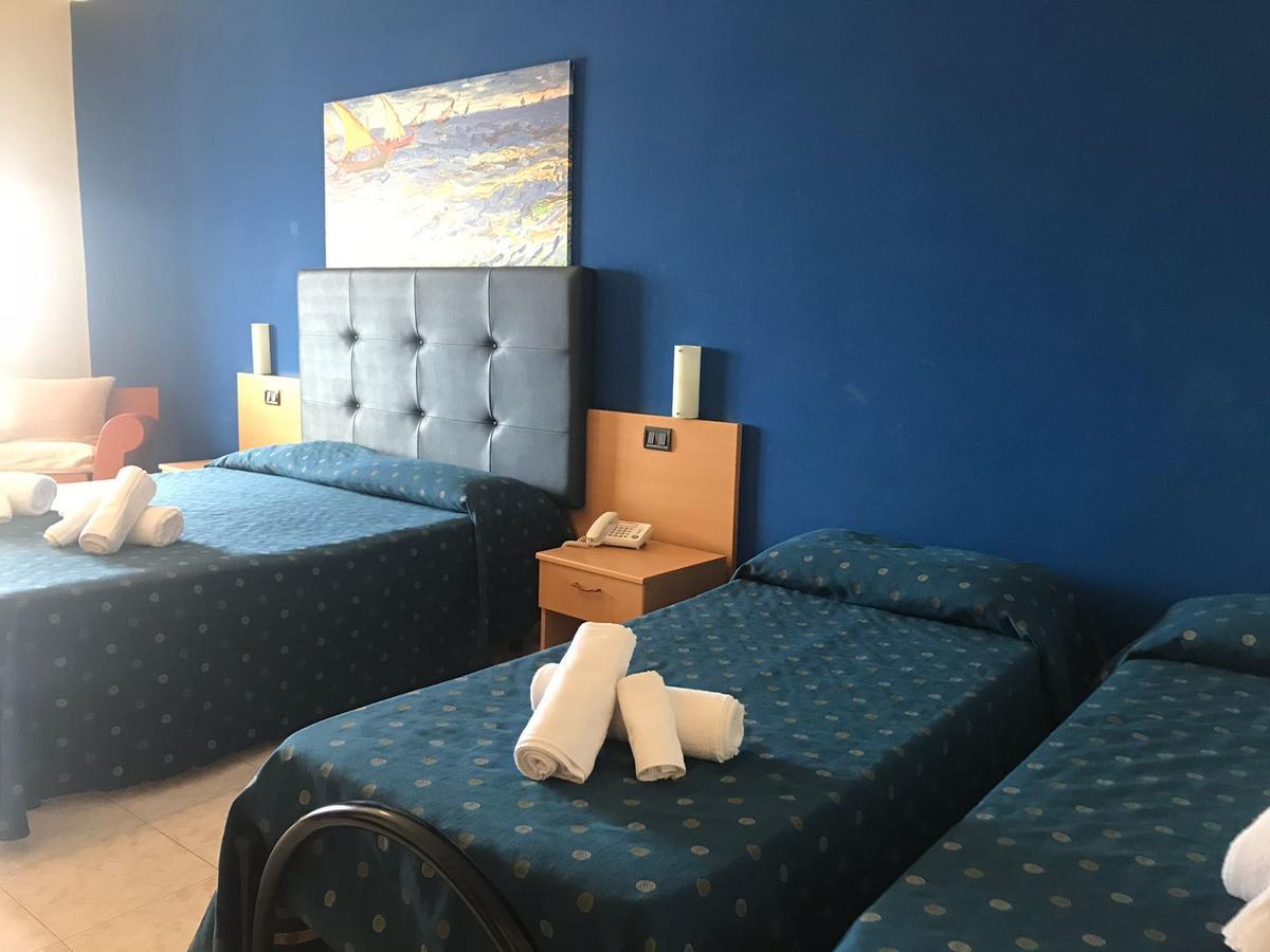 Hotel Il Riccio Porto Cesareo Exterior photo